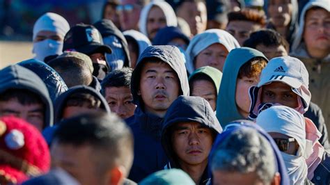 Chinese migrants deported on first large flight from U.S. since 2018.